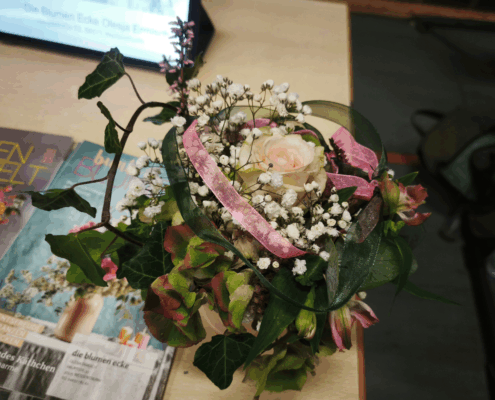 Ein selbstgebundener Blumenstrauß als Werkstück